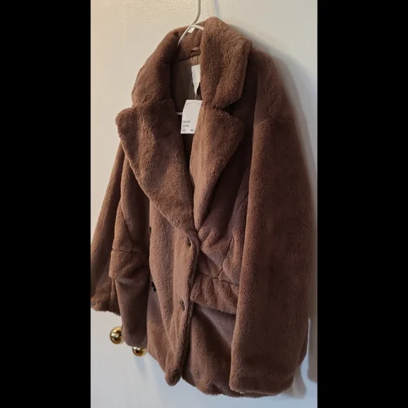 NWT H&M FAUX FUR COAT SIZE SMALL - Picture 4 of 11